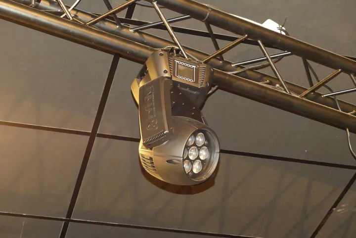Showtec Moving Head Strahler Modell: Phantom 75LED Spot / Hinweis: ohne Traverse